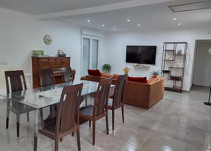 Au Clair Matin Sur L'yères Hébergement de vacances *